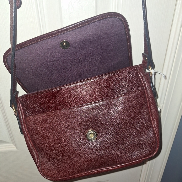 Vintage Aigner Elegant Burgundy Leather Crossbody Bag - Picture 7 of 11